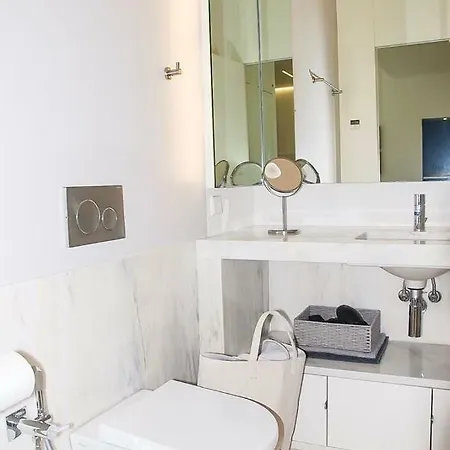 Luxury And Beautiful In Chiado Appartamento Lisbona
